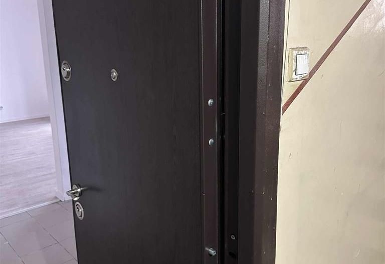 2 cam Sagului  etaj 3 centrala proprie amenajat nou - Poză 10