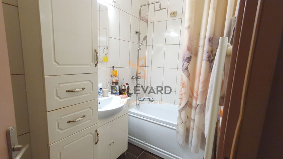 Apartament cu 2 camere decomandate, zona strazii Eroilor! - Poză 6