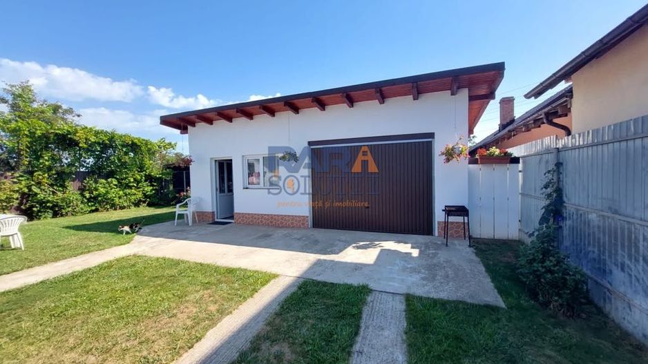 Casă 2015 - 4 dormitoare, 2 băi, 2 bucătării - Poză 21