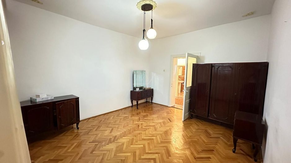 Casa individuala cu 5 camere decomandate. Pozitie excelenta. DIsponibila imediat - Poză 5