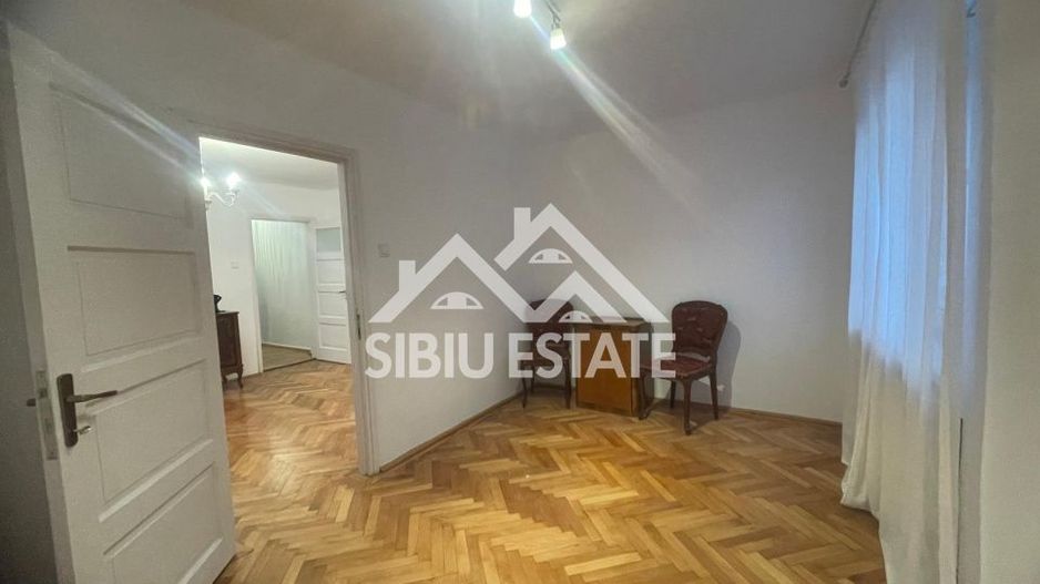 Apartament de vanzare cu 3 camere, balcon, etaj 1 -Zona Calea Dumbravii - Poză 11