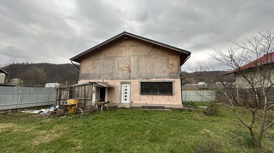 Casa de vanzare in Slanic Moldova . - Poză 19