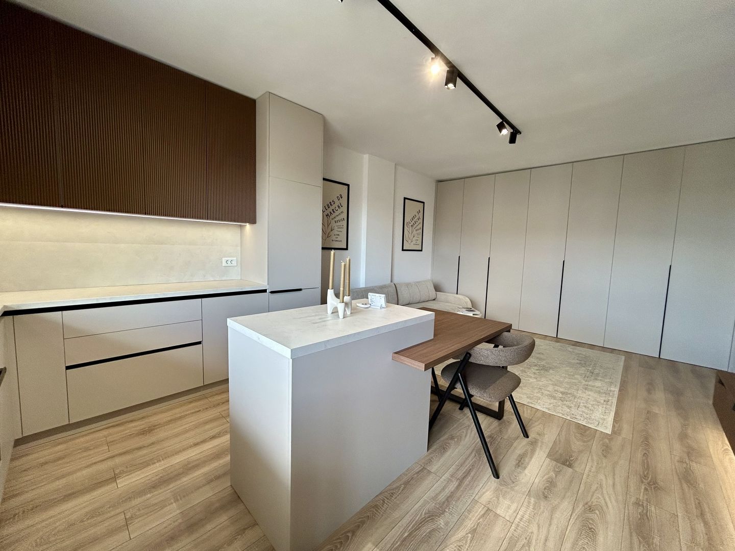 Apartament 2 camere zona Tractorul | Mobilat lux | Constructie 2025 - Poză 4