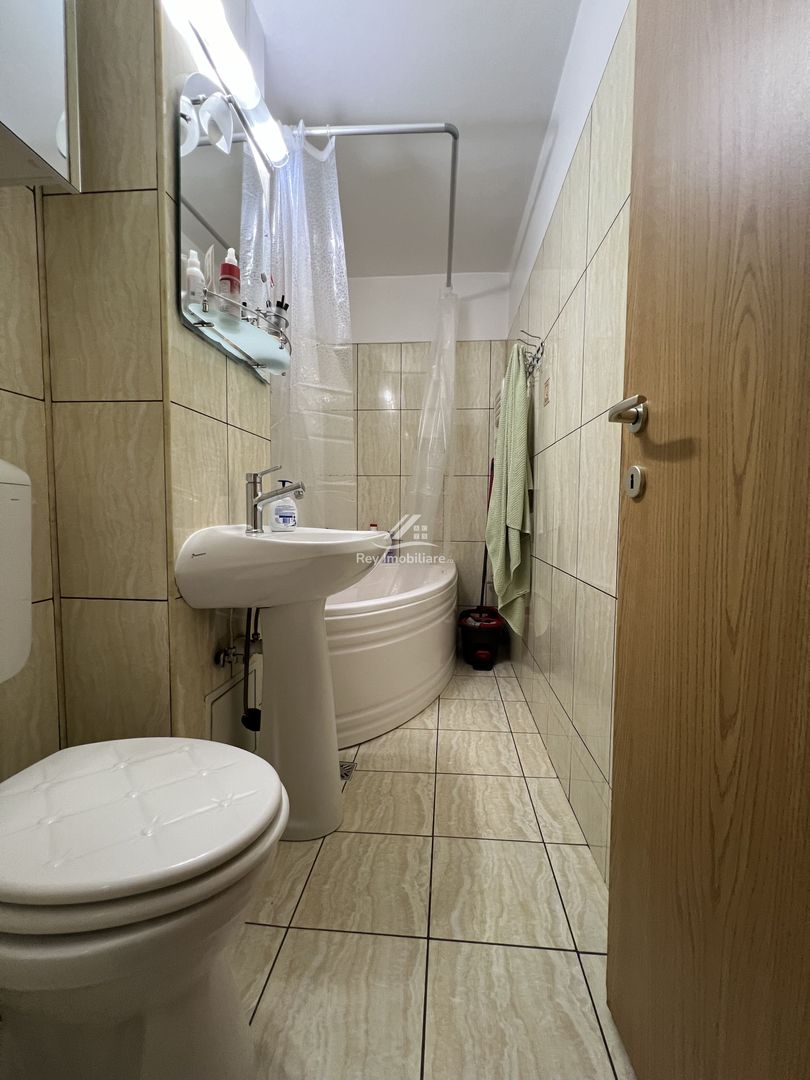 Zona Cireșica/Apartament 3 camere/2băi,balcon,logie,cămară,debara - Poză 13