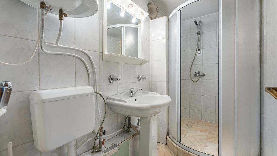 4 camere cu boiler, 13 Septembrie - Poză 4