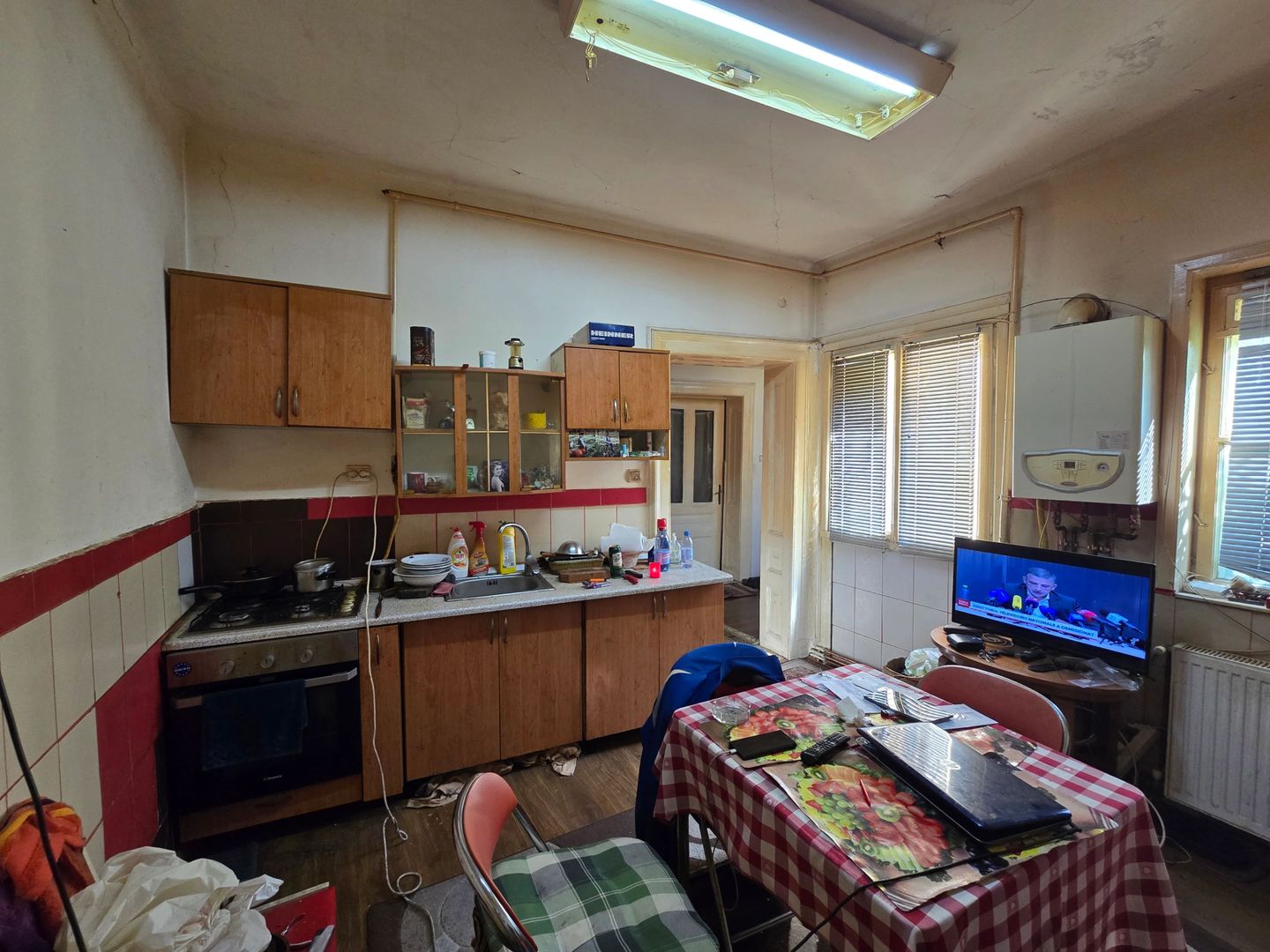 Apartament 4 camere, Zona Cetatii, Curte Comuna, Pivnita mare - Poză 6