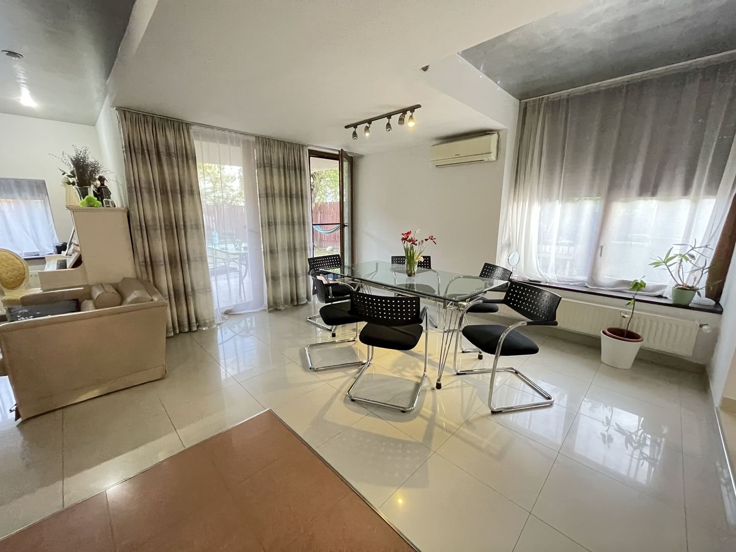 Casa de vanzare in zona Torontalului - Poză 2