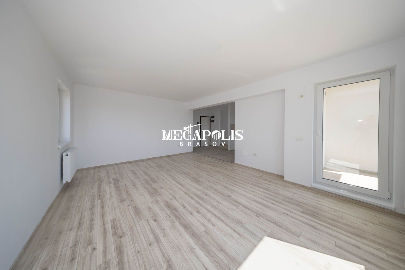 Apartamente 2 camere  Cartierul Tractorul  /  Mall Coresi - Poză 3