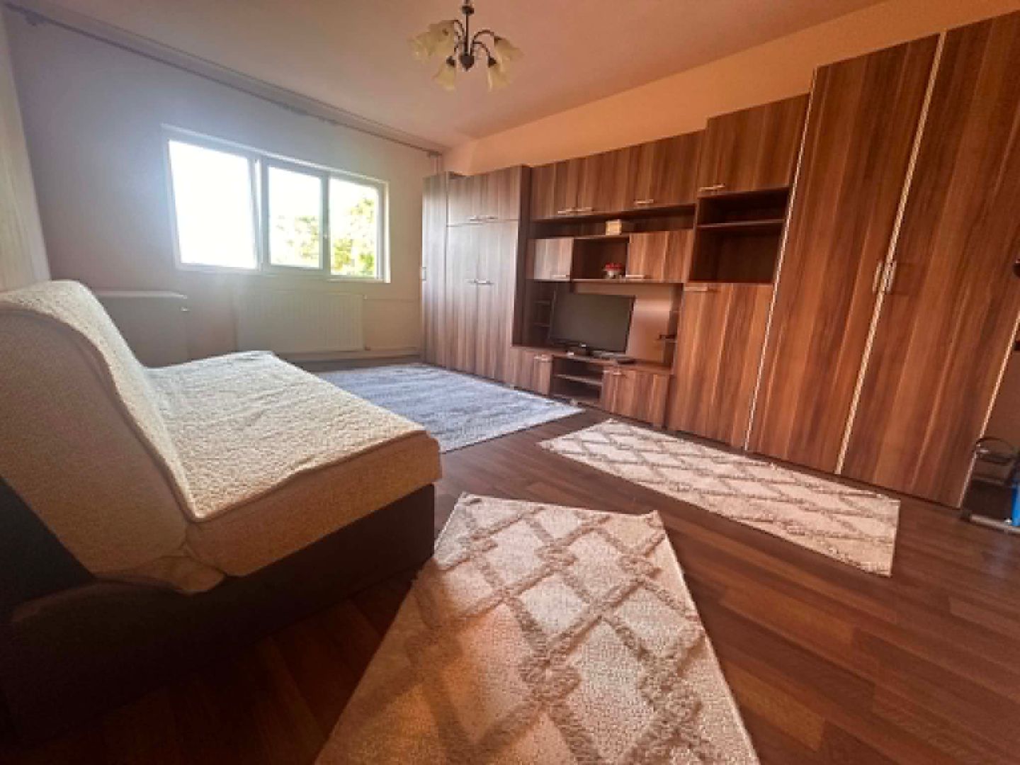Lipovei | 2 Camere | Decomandat | Etaj Intermediar. - Poză 1