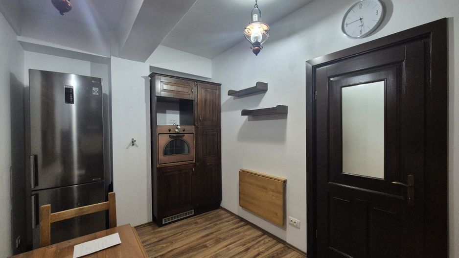 Bloc nou, sectiune mare, apartament 3 camere cu semineu, terasă mare si garaj - Poză 18