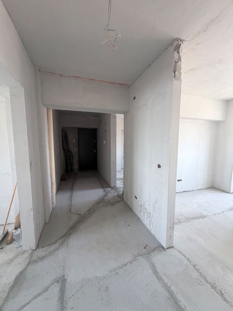 APARTAMENT SPATIOS CU VEDERE PE 2 PARTI - Poză 12