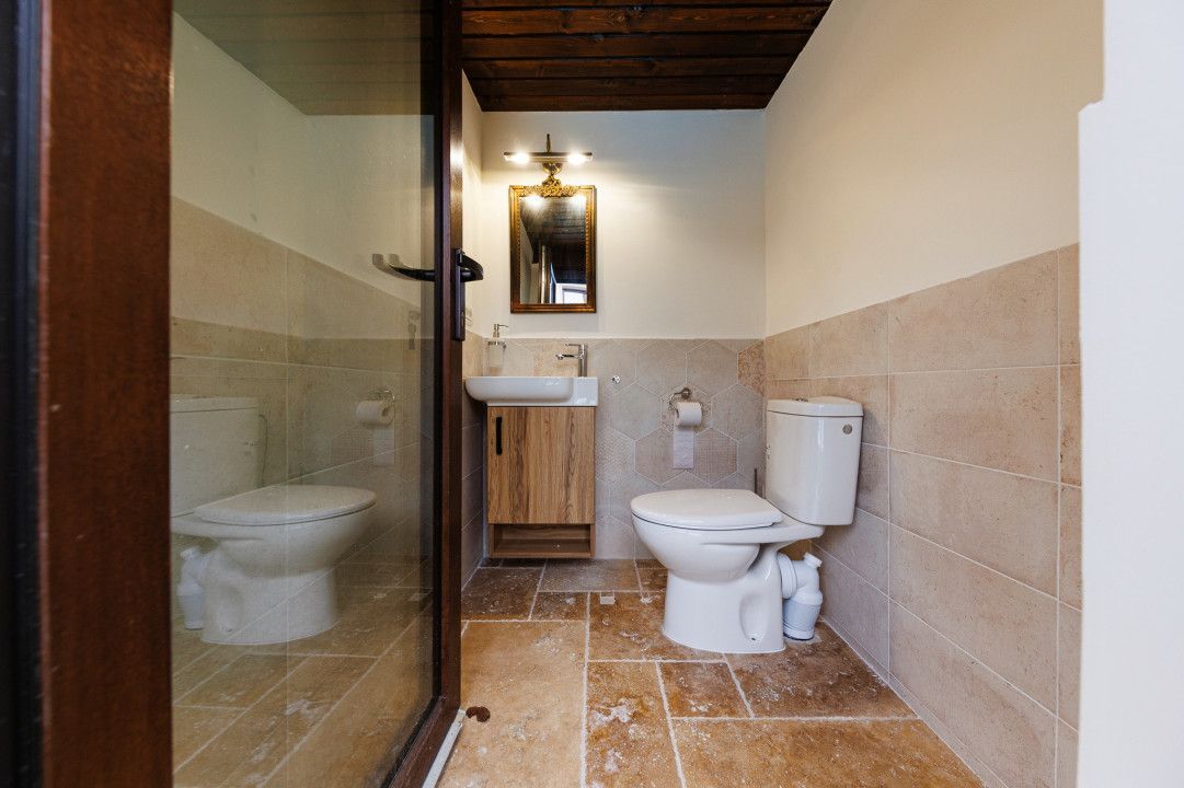 Casa de Lux cu Design Clasic și Piscină la limita dintre Timișoara și Dumbrăvița - Poză 37