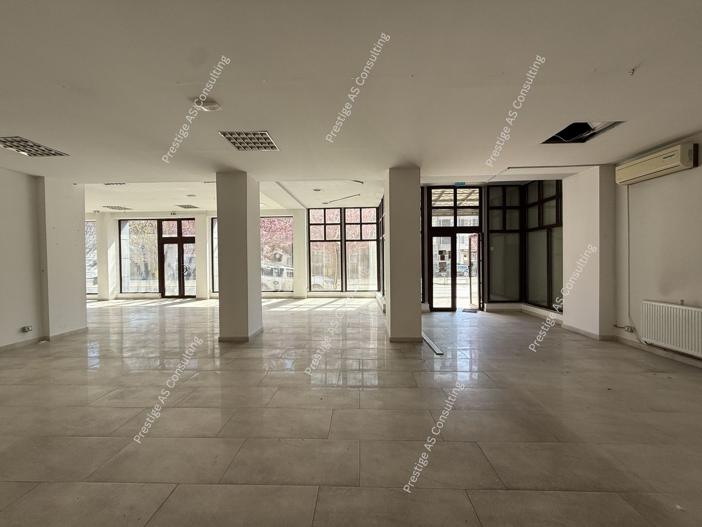 Spatiu comercial 485 mp | Stradal | ISU | 3 intrari | Bld. L Rebreanu - Poză 1