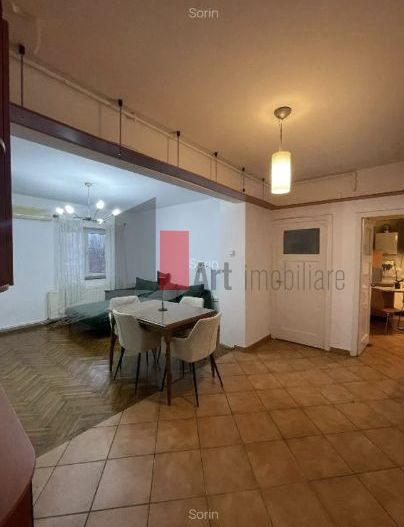 APARTAMENT DE 3 CAMERE - Poză 3