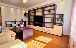 Apartament etaj intermediar, luminos, centrală proprie, fereastră la baie - Poză 1