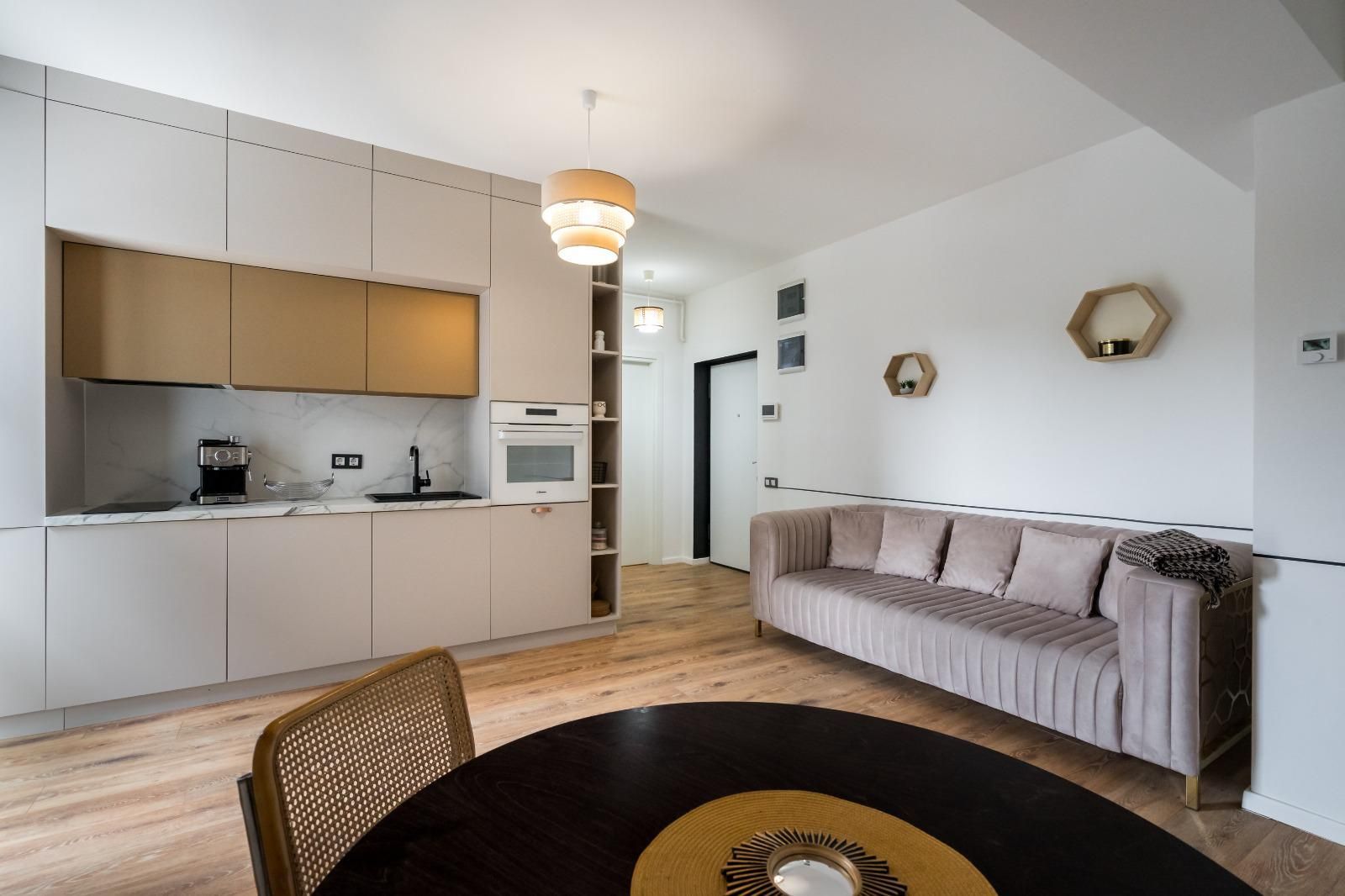 Inchiriere apartament 3 camere | Sisesti - Poză 8