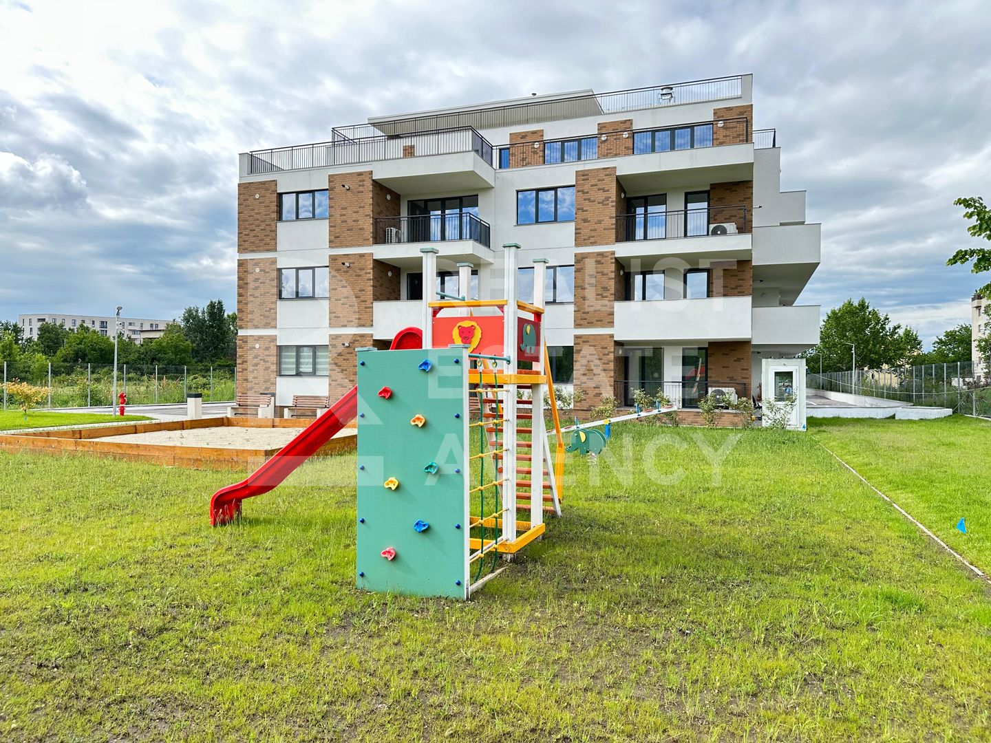 Apartament cu 3 camere, vedere spre lac, Sisești - Poză 1