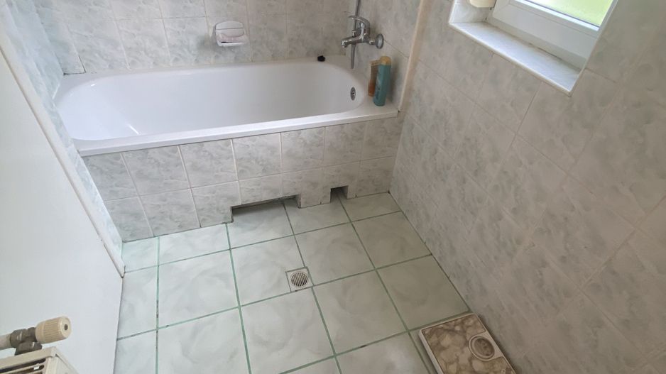 Casa de vânzare/închiriere zona Lunei - Poză 9