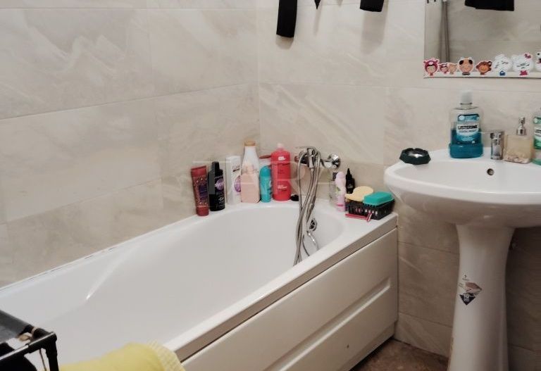 Apartament cu 2 camere, spațiu de depozitare de 30 mp, Florești. - Poză 6