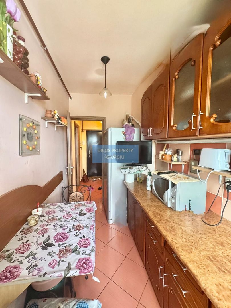 Apartament de vânzare – Giurgiu, bloc Romarta - Poză 4