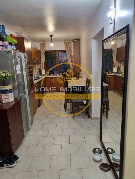 Apartament cu 3 camere/ 65mp Etajul 3/ Zona Podu Ros - Poză 3