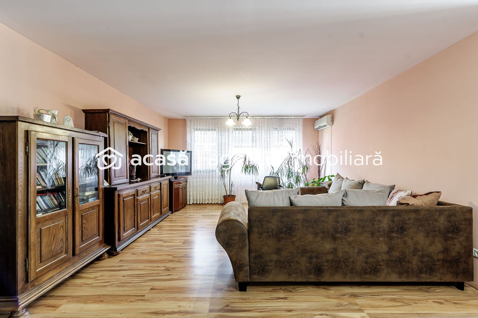 VÂNDUT! Casă 6 camere cu teren generos - Zadareni - Poză 4