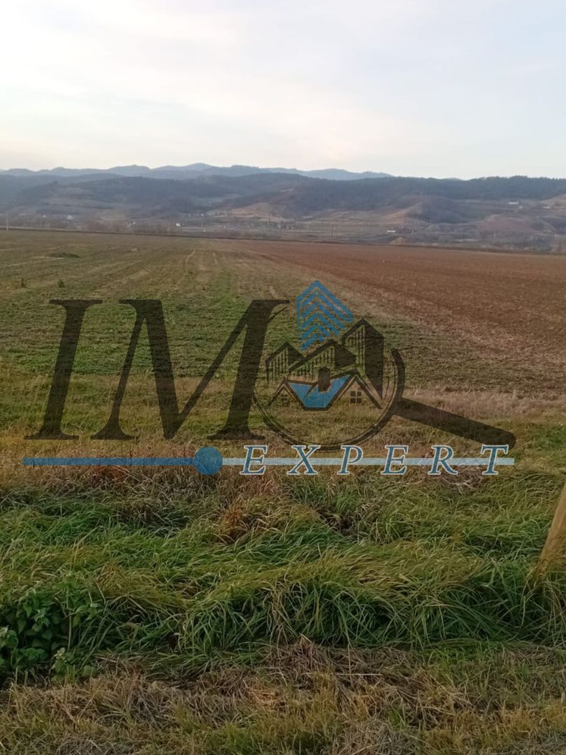 Teren intravilan de vânzare in Vintu de Jos - Poză 3