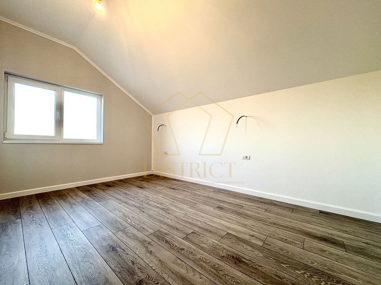 Duplex modern cu 4 camere si dressing | Remetea Mare | Restaurant Jack - Poză 6