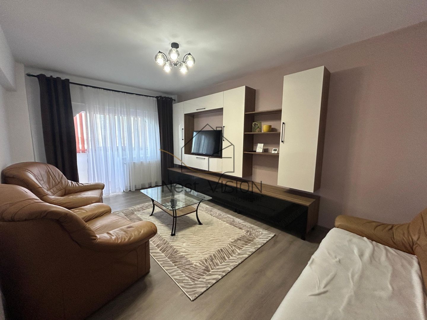 Spatios si gata de mutat | 2 camere | balcon + pivnita | Strand - Poză 4