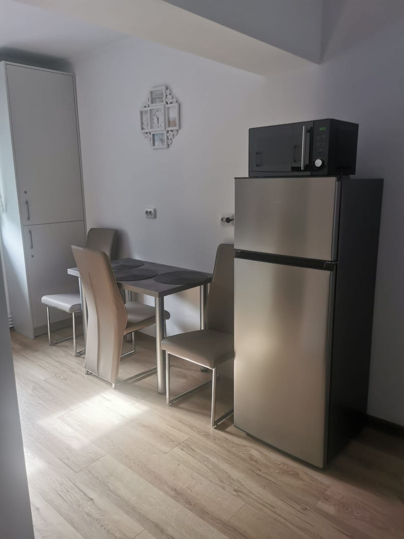 Ag EUROPA vinde ap 2 cam. RENOVAT 54mp etajul 2 în Micro 16. - Poză 7