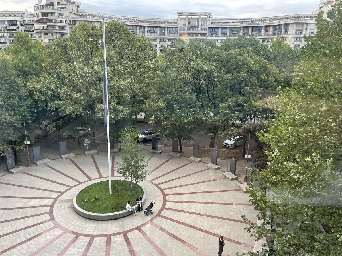 Inchiriere apartament 3 camere - Poză 1