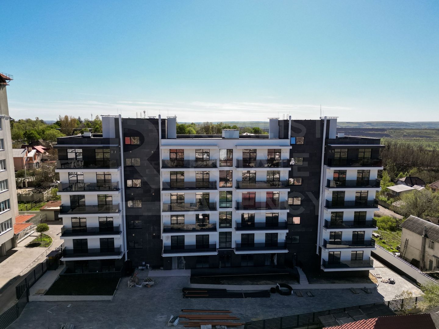 Vânzare, apartament cu 1 dormitor și living șos. Hîncești, Telecentru - Poză 1