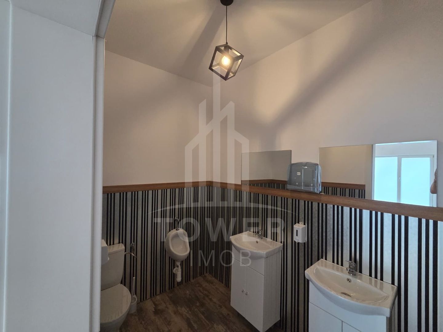 Spațiu de birou cu terasa de 80 mp de vânzare în Șelimbăr . - Poză 5