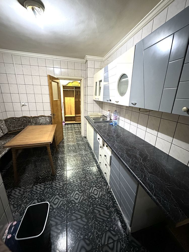 Inchiriez apartament 3 camere zona stadion - Poză 3
