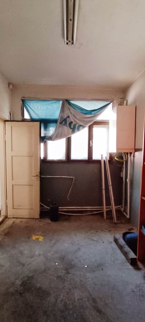 Proprietate cu 2 hale si casa la inchiriat,teren 1350mp - Poză 12
