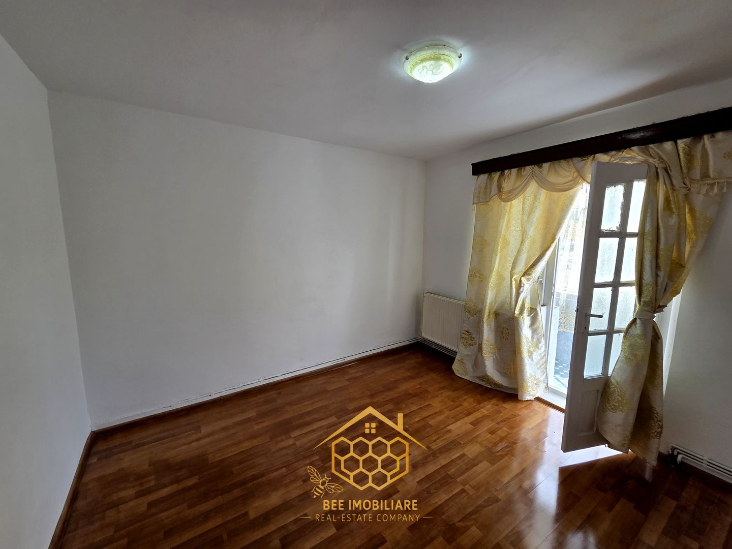 Apartament 3 Camere Decomandat - Spatios - in Zona 1 Mai - Poză 3