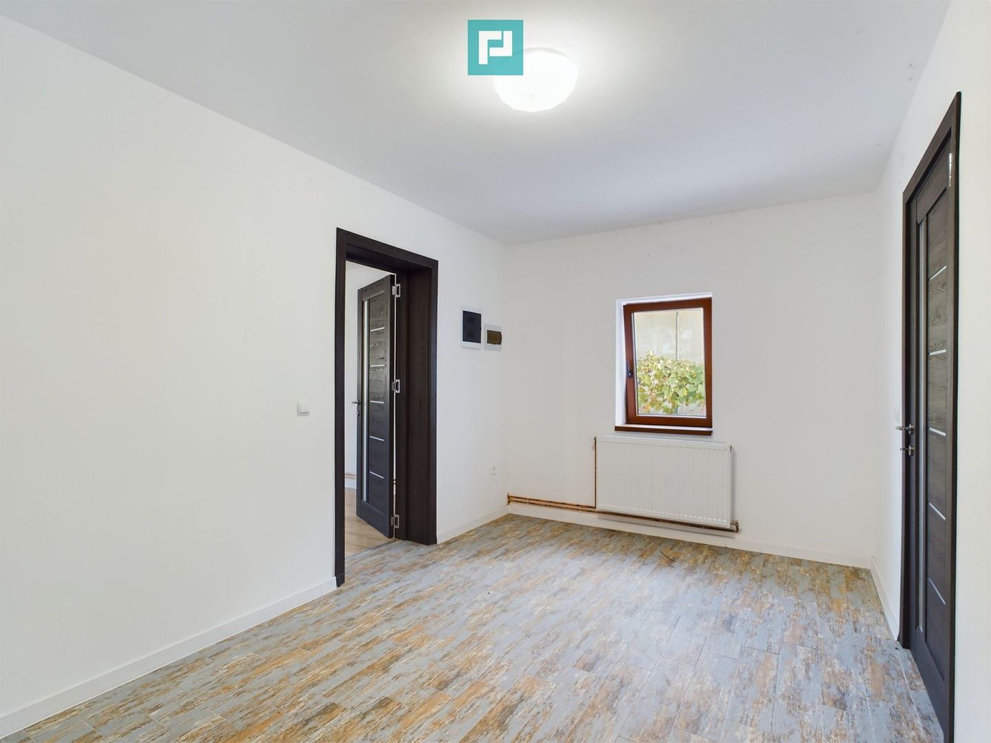 Casă cu 4 camere în Urseni, complet renovată! - Poză 4