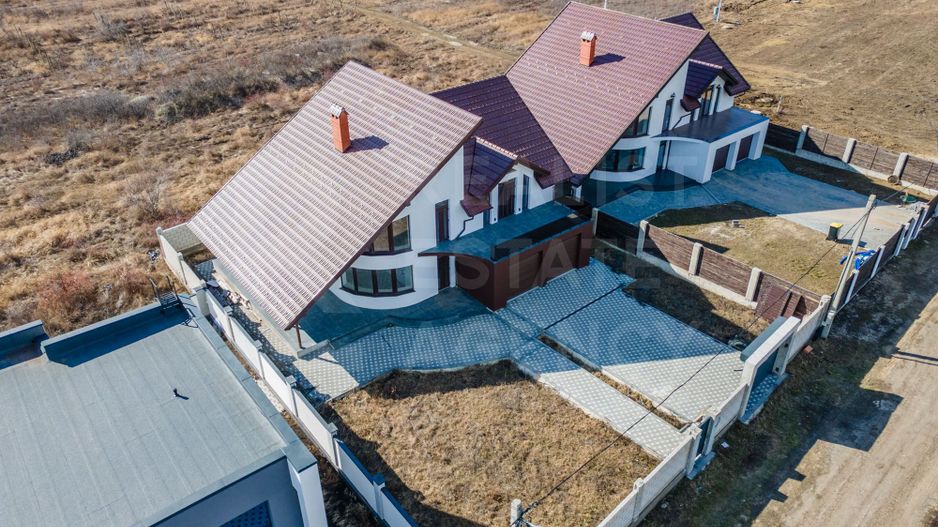 Vânzare, casă,  in 2 nivele, Poiana Domneasca. - Poză 2