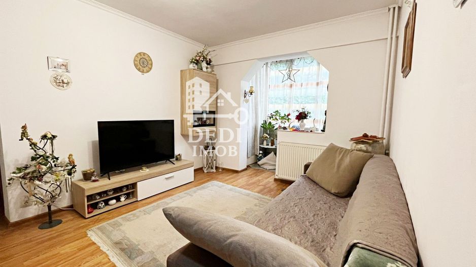 Apartament 2 camere de vânzare in zona Rogerius, Oradea - Poză 1
