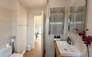 Apartament  modern cu 2 camere in cladire istorica– Zona Sinaia - Poză 15