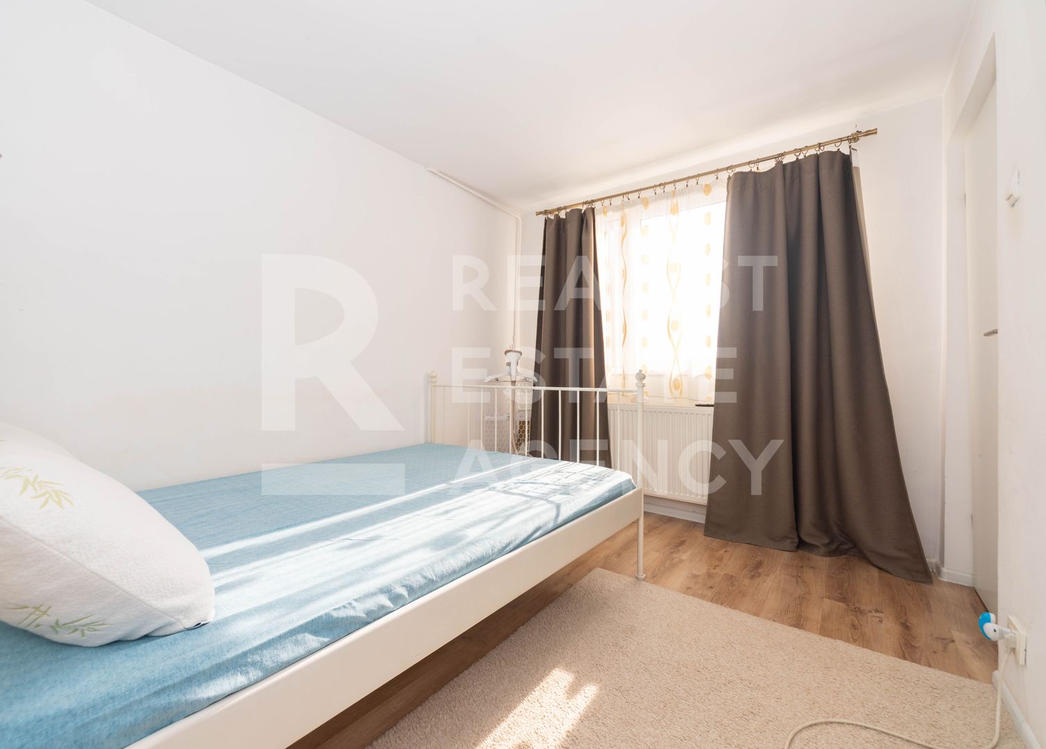 Vânzare, apartament cu 3 camere în zona Lujerului - Poză 4