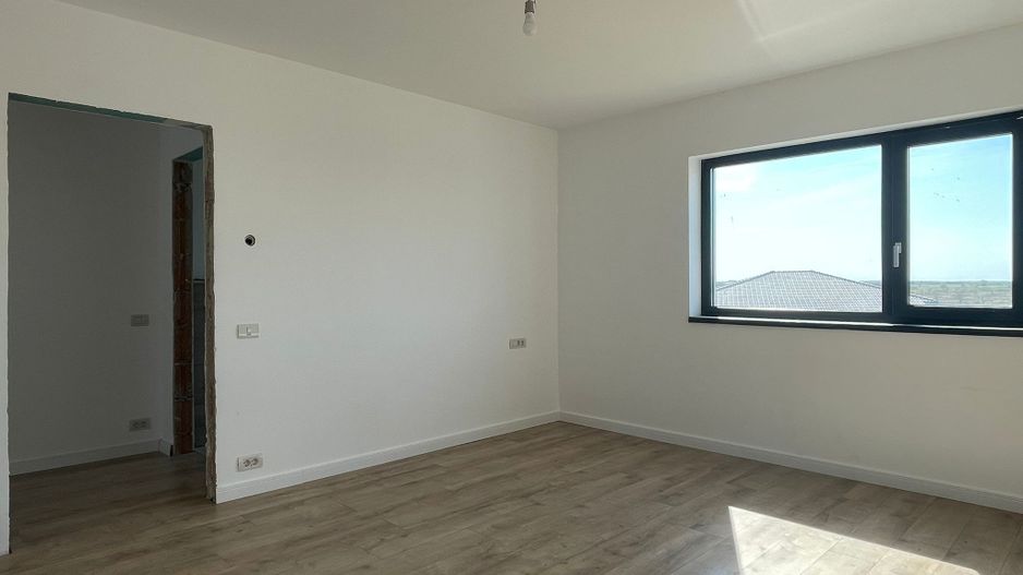 Duplex cu arhitectura deosebita - Mosnita Noua - Poză 8