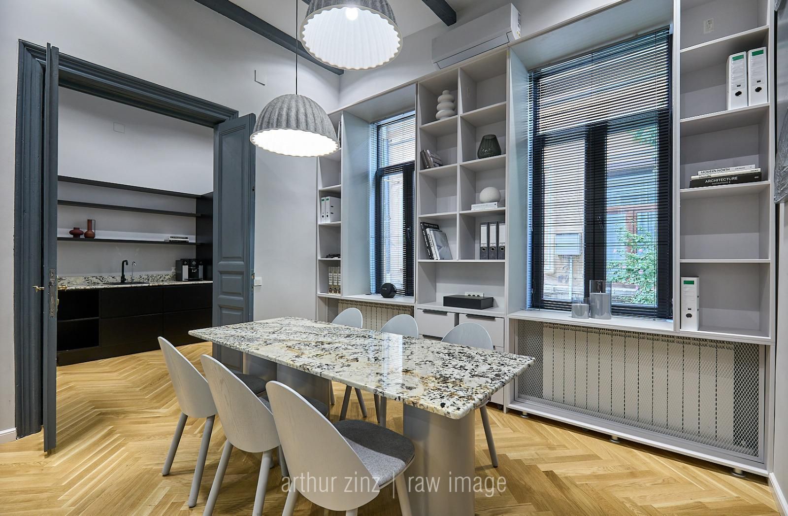 Birou amenajat | Mobilat si utilat | Cladire consolidata si renovata - Poză 21