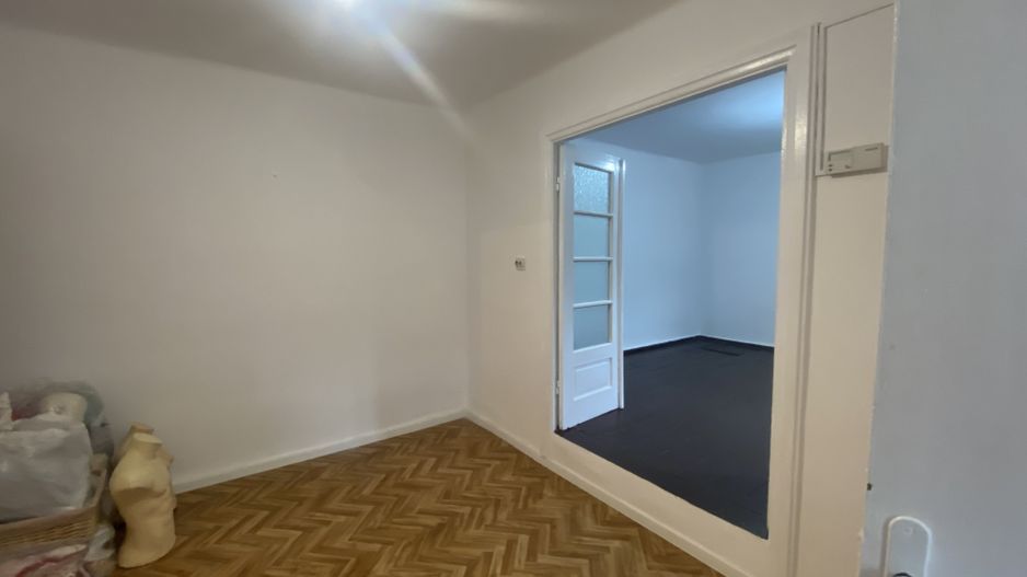 Casa de vanzare, trei camere, Vatra Luminoasa, 215,000 - Poză 1