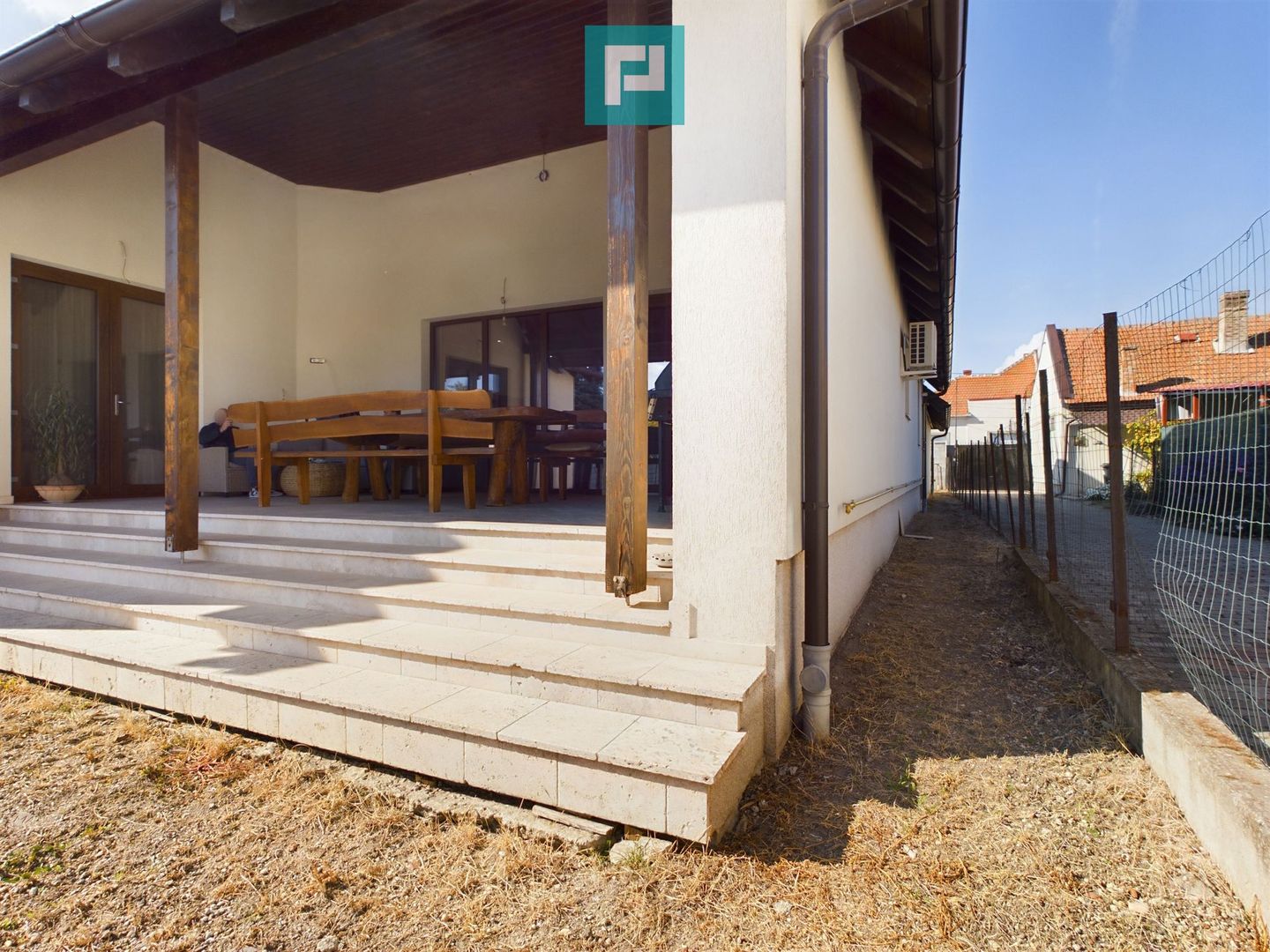 Vilă la sol cu 3 camere în Pârneava - Poză 20