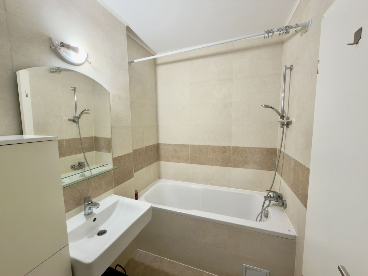 Apartament cu 2 camere de închiriat, cartier Coresi, Brașov. - Poză 10