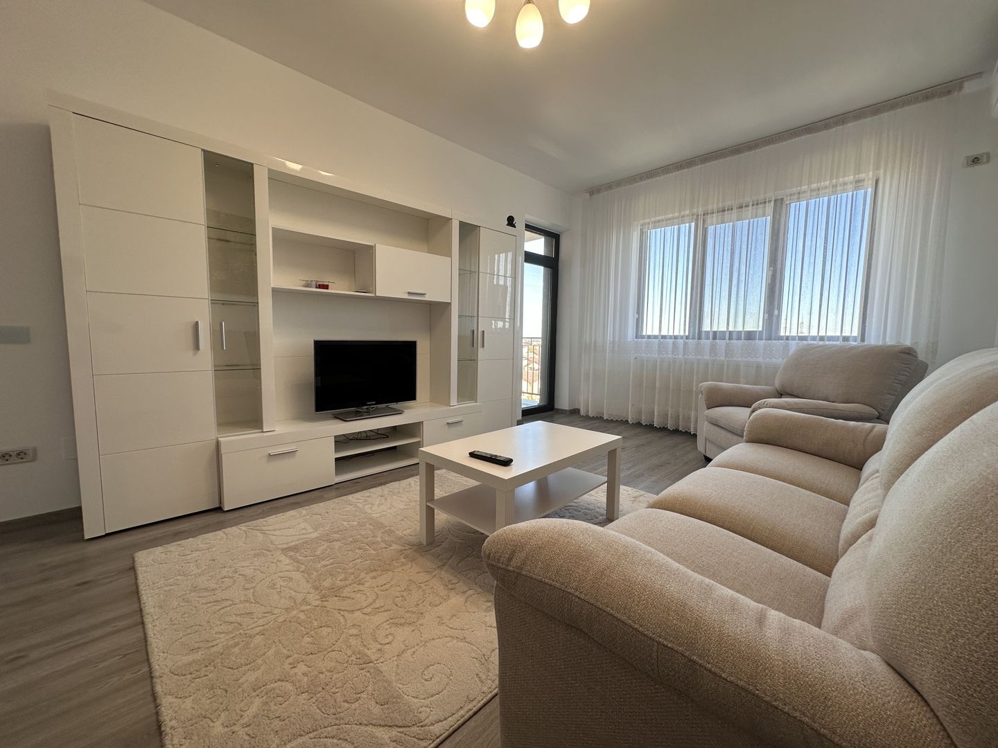 DOBROESTI - Fundeni | Chirie 3 Camere + Parcare + Boxa - Poză 1