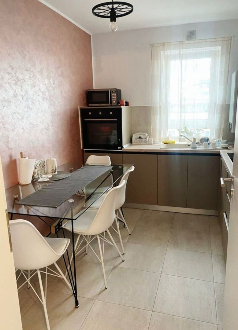 Apartament 2 camere, decomandat + loc de parcare - Poză 3