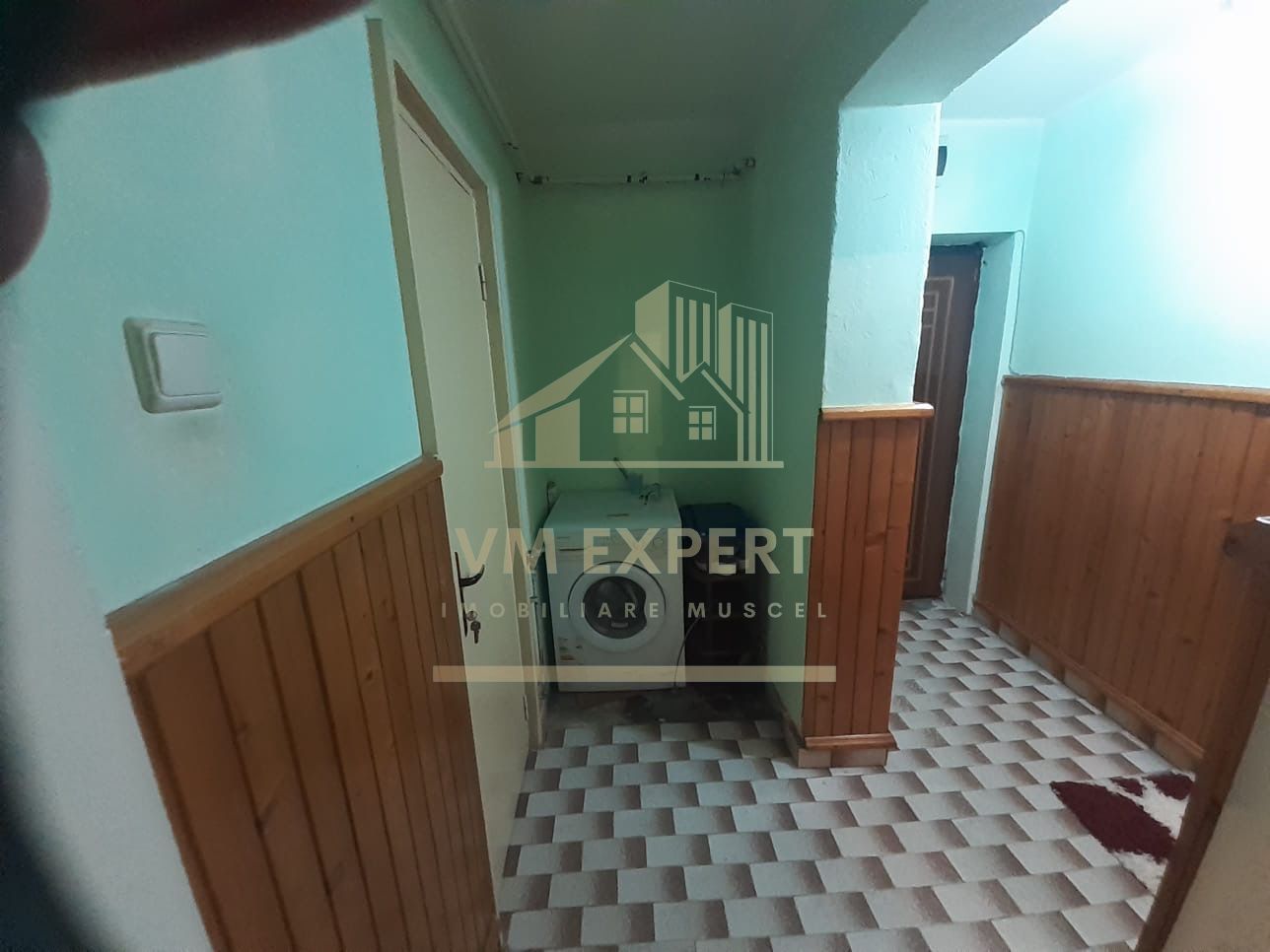 APARTAMENT 3 CAMERE ETAJ 2 ROTUNDA  CAMPULUNG - Poză 7