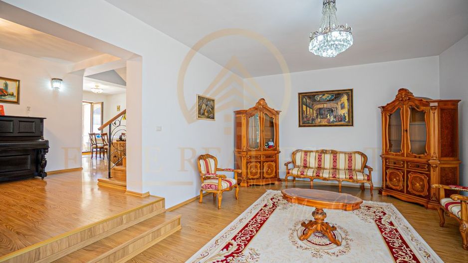 Ovidiu Sud - Zona premium - Vila impozanta, curte mare, garaj, terasa! - Poză 7